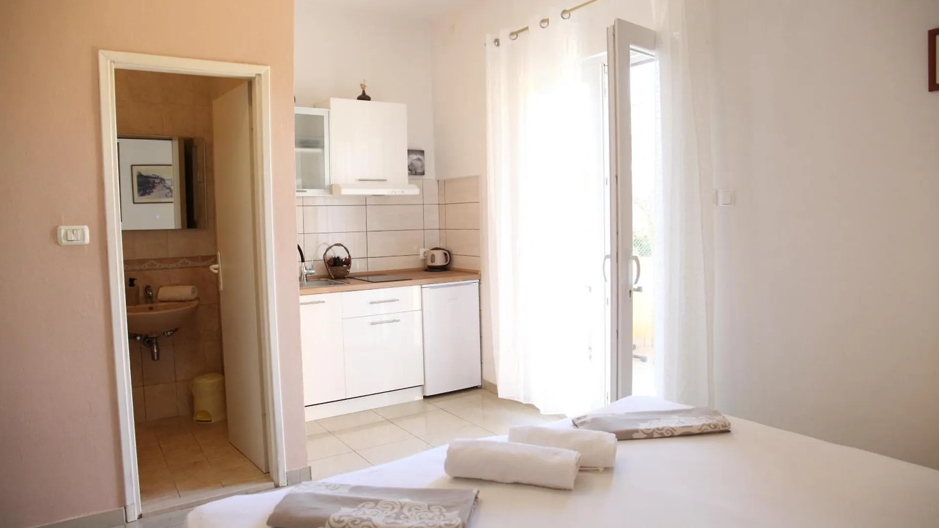 Apartments Kresan 扎达尔