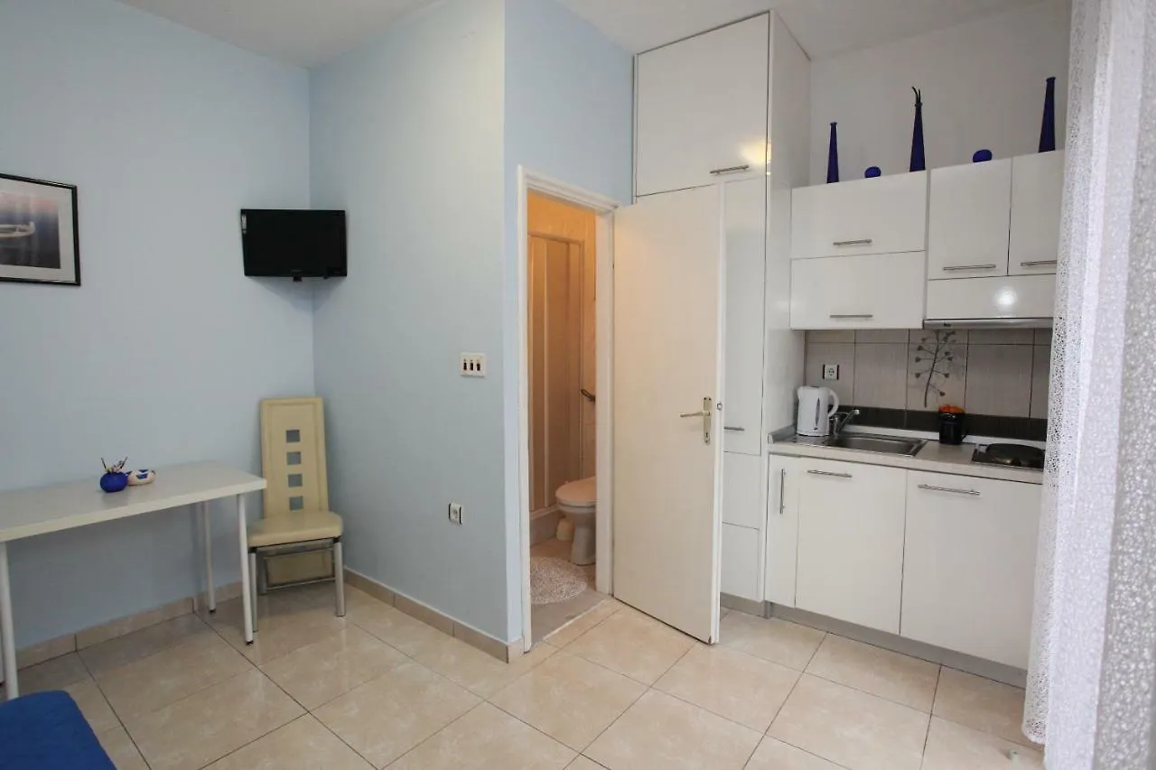 Apartments Kresan 扎达尔 3*,  克罗地亚