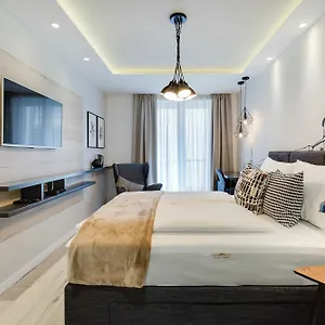 4* Pensión Classy Design