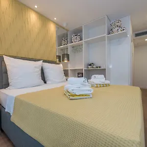 3* Pensión Gallery With Parking