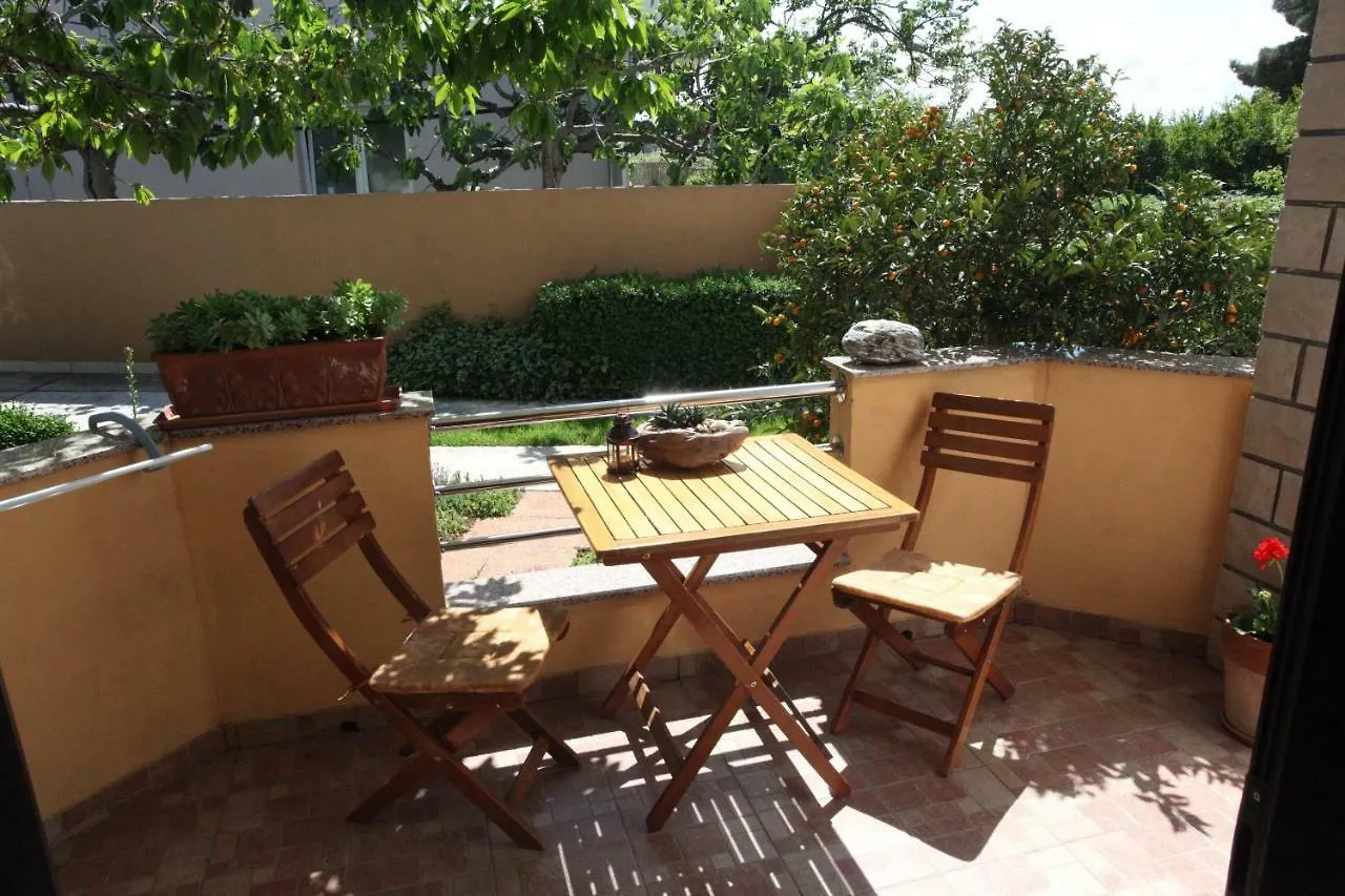 Apartments Kresan Guest house